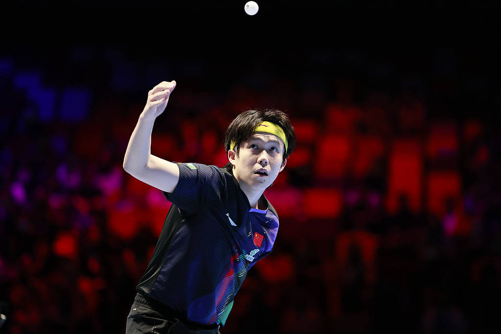 孤军奋战!王楚钦战胜小勒布伦,挺进乒乓世界杯八强